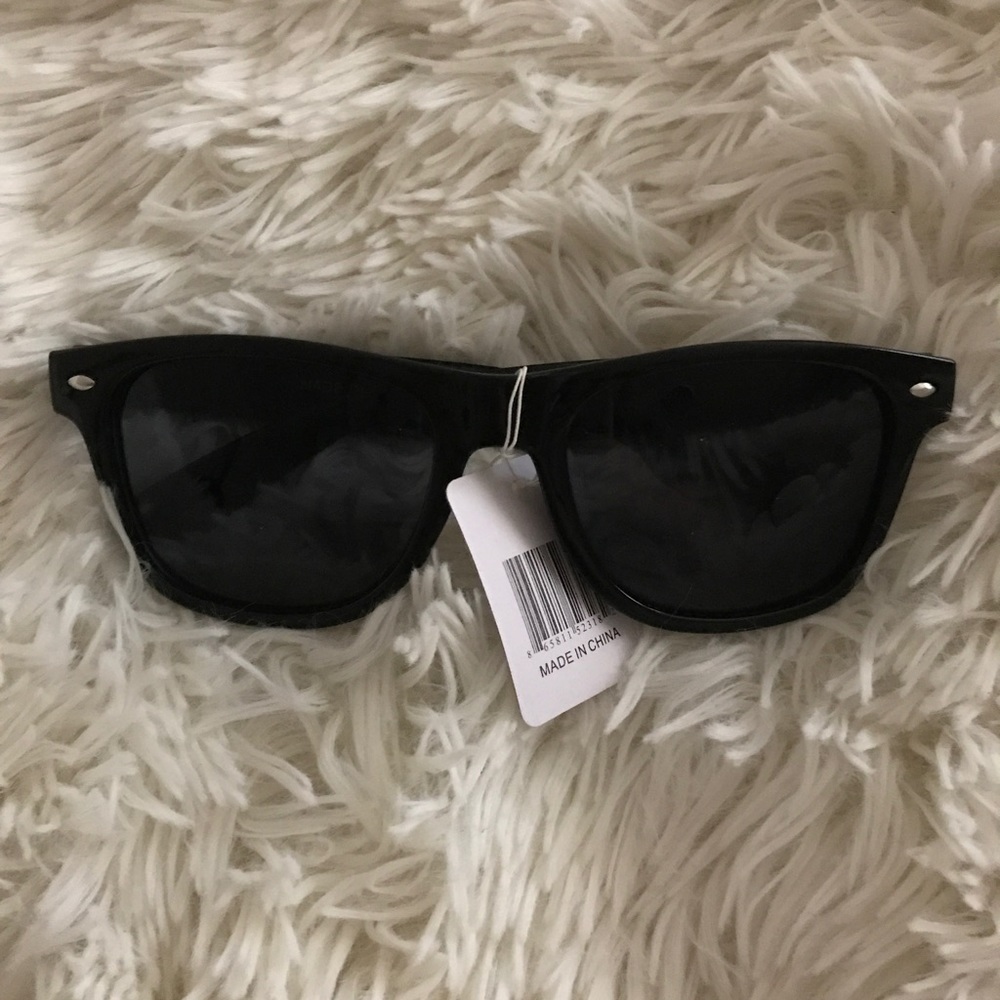 ⭐️4 for $20⭐️Glossy Sunglasses || 100% UV Protect